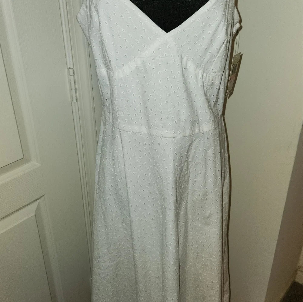 NWT!! MICHAEL BY MICHAEL KORS EYELET DRESS !!! - Picture 6 of 7